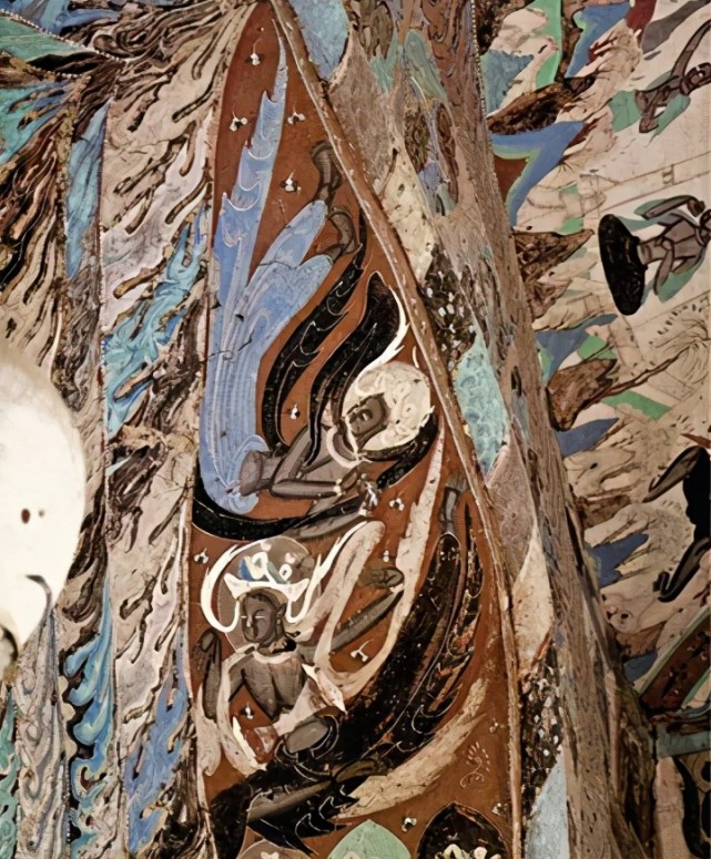 莫高窟第249窟西壁龛顶的飞天像