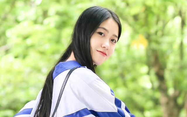 海航校花体重90斤,身高170cm,美貌与智慧共存,迷倒众人