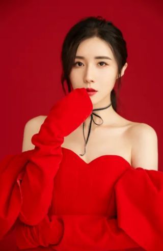 李易峰疑似恋情曝光李易峰已不再是小鲜肉了