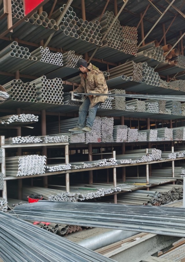 哈尔滨钢材,装饰材料市场回暖