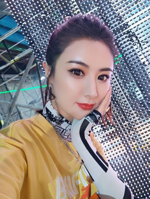 林依轮把薇娅和汪苏泷成一对儿,震惊全网,这事你怎么看?