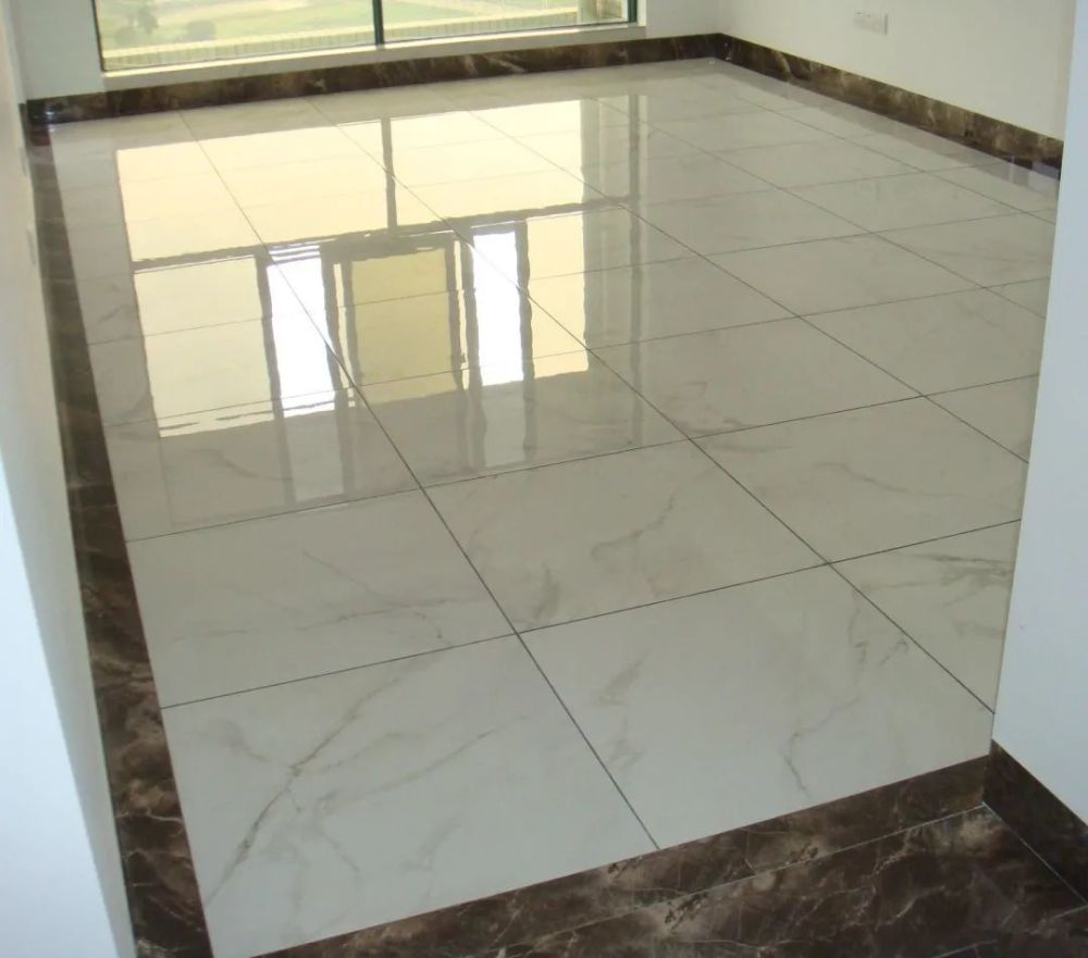 铺设瓷砖别再规规矩矩了,太没特色了,现在流行这样铺更有颜值_腾讯