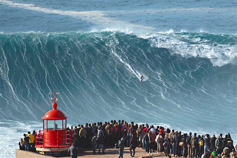 无风起浪涨潮的海水是哪来的退潮后海水又去了哪里