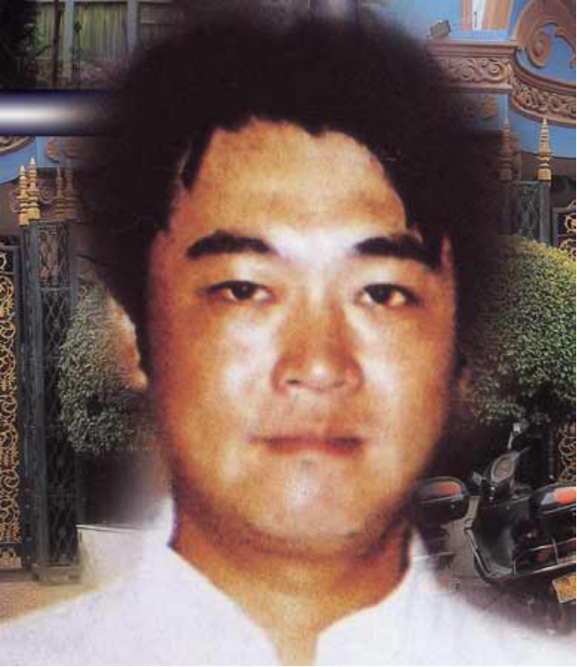 福州首富陈凯出门带贴身保镖请客吃饭只喝30年以上的茅台