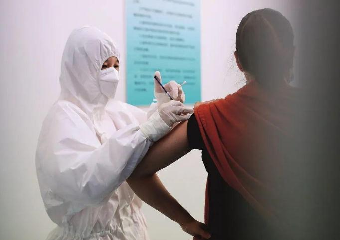 疫苗|接种新冠疫苗后，多长时间才能接种其他疫苗？中疾控专家给出解答