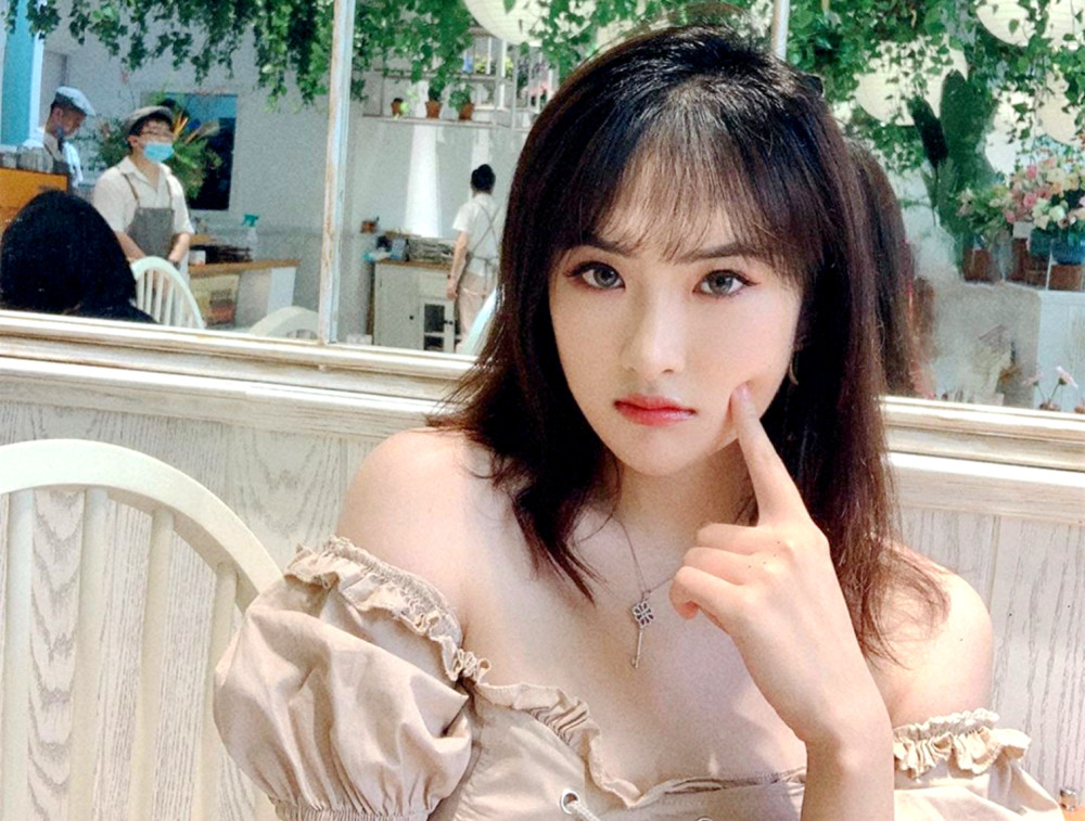 姚安娜清晨发跳舞照,网友回复:练舞不好说,练武应该是个好苗子