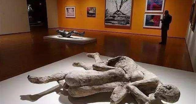 一座古城承载的是一个国家千年的繁华和变化,在对庞贝古城的探索中
