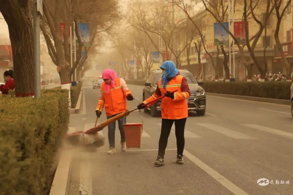 环卫清洁工图片(环卫清洁工图片素材)-第1张图片-鲸幼网