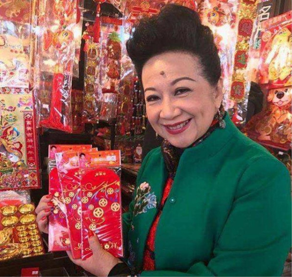 薛家燕晒出自己的家在tvb已经几十年了住的房子依旧很普通