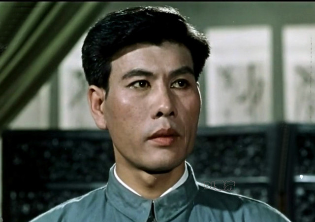 因为黄秉光这个人物的成功,李炎一跃成为了八一厂的另一位电影明星