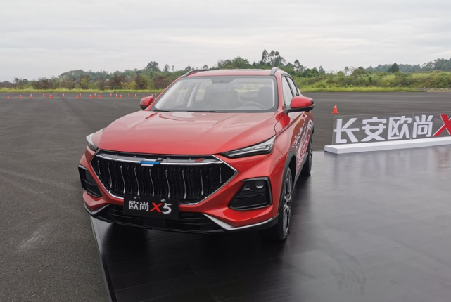 口碑好车持续高热让长安欧尚x5告诉你什么才叫黑马