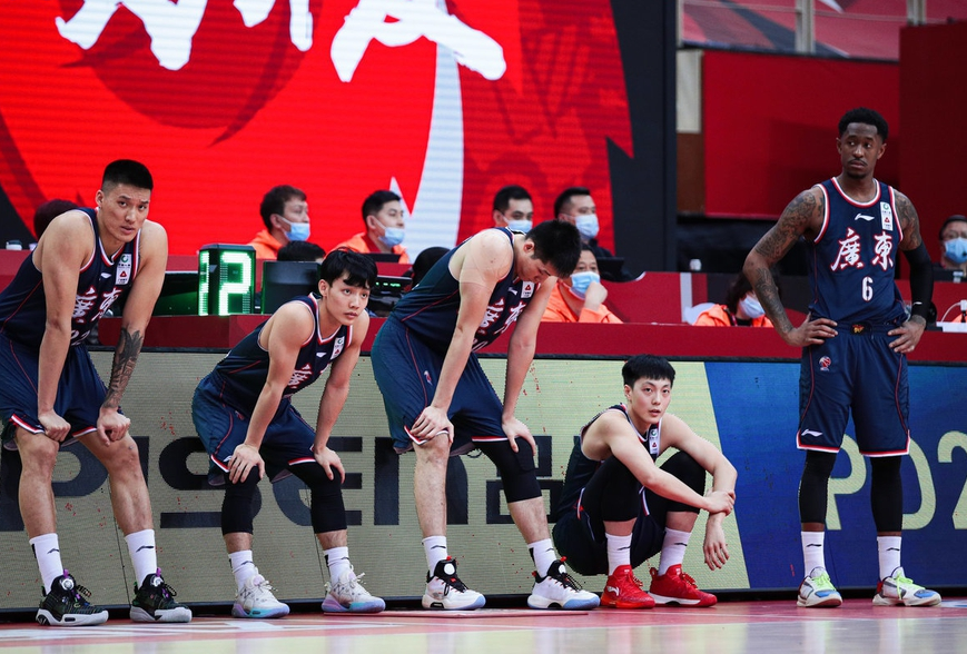 宏远资讯杜锋怒火中烧赵睿展现领袖气质两小将传来喜讯