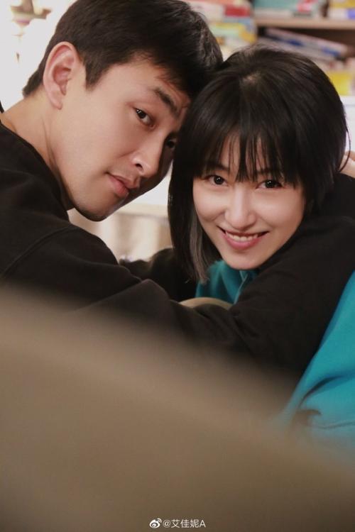 王彦霖大方表白承认恋情校服情侣走到现实