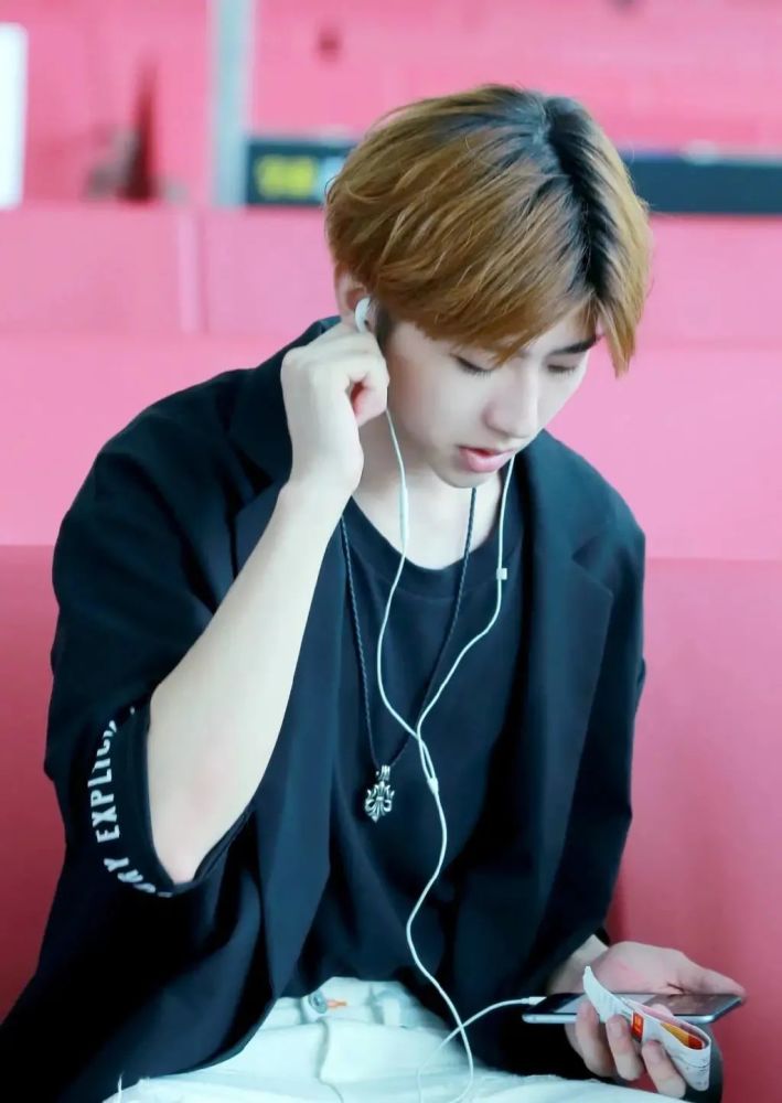 蔡徐坤手机壁纸【四十九】【100张】