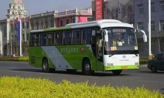 日前,北京公交集团发布943路,936路等5条跨京冀线路恢复全线运营的