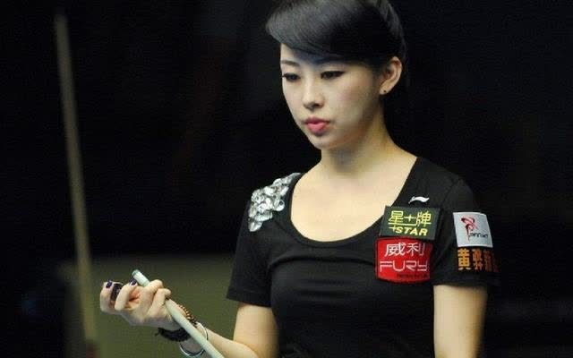 潘晓婷身价超亿,比赛时屁股口袋总是鼓鼓的,原因让人心疼无比_腾讯