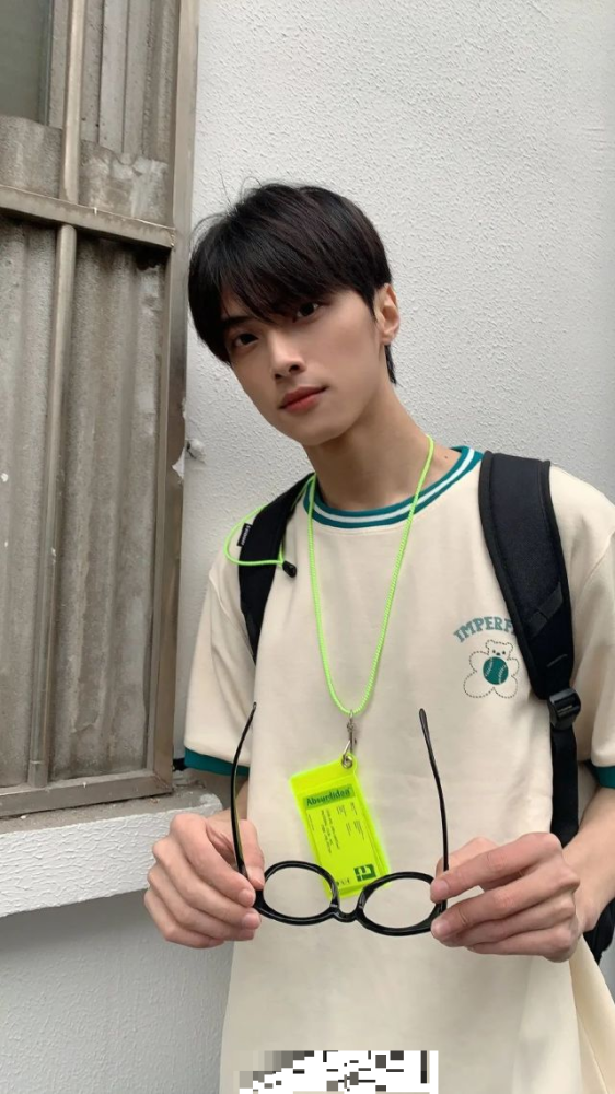 抖音美少年101脱离滤镜的真帅哥们