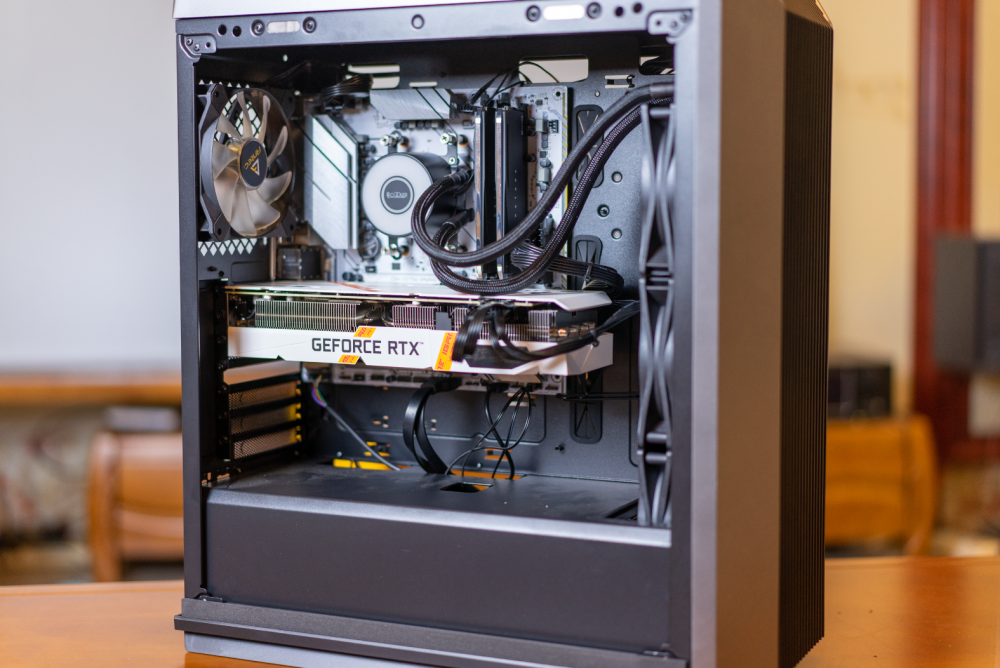 整体装机时间花费了大概30分钟左右,其中水冷的安装并不算太麻烦.