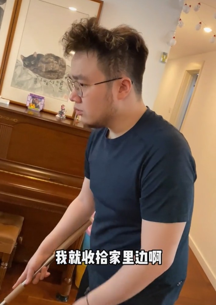 宋丹丹儿子巴图瘦了颜值飙升被夸好帅儿媳秀一字马大长腿吸睛