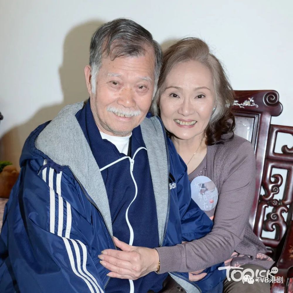 【鹣鲽情深】患遗传病致失聪幸丈夫寸步不离照顾 雪妮与唐佳恩爱半