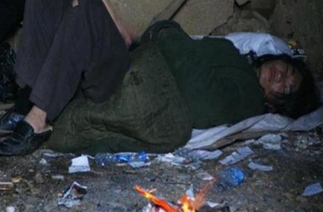 中国最懒的人,从小到大不干活,父母去世后23岁那年饿死家中