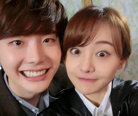 郑爽迎来转机,和李钟硕新剧确定开播时间,新动态暗示"从头开始"_腾讯