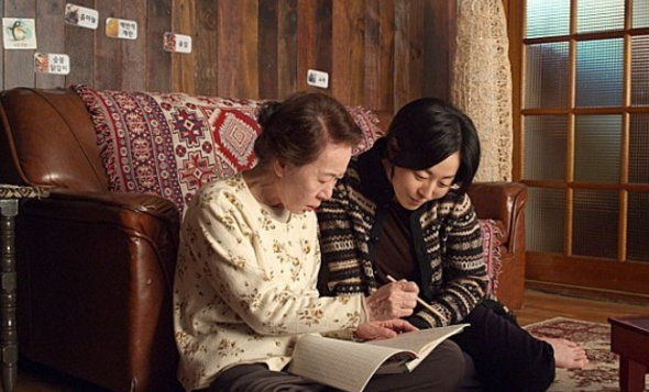 73岁尹汝贞巅峰息影嫁赵英男因第三者离婚回归影坛今获奥斯卡提名