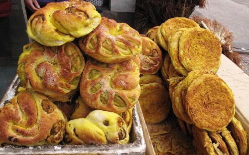 甘肃临夏的锅盔香味独特制作纯正你吃过吗