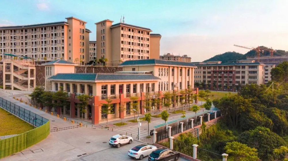 广州华南商贸职业学院|高职扩招|华南商贸双证班欢迎您