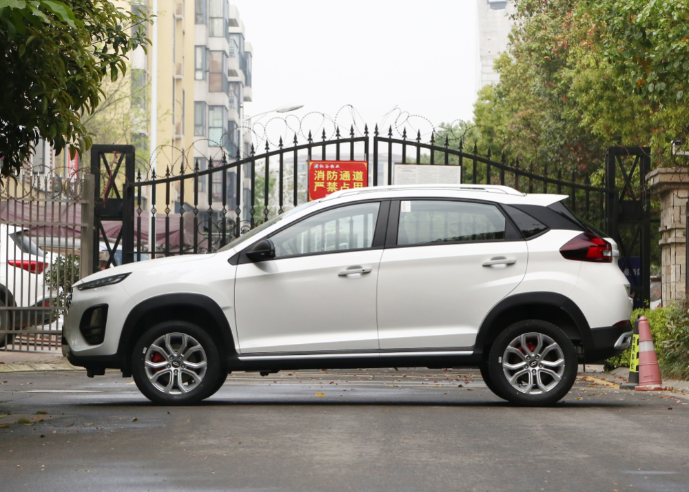 奇瑞瑞虎3x钻石版到店