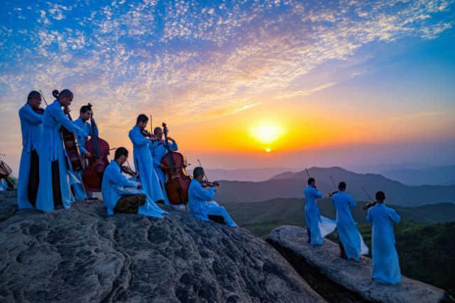 禅宗文化王桂生红安天台寺禅乐学僧摄影展组图