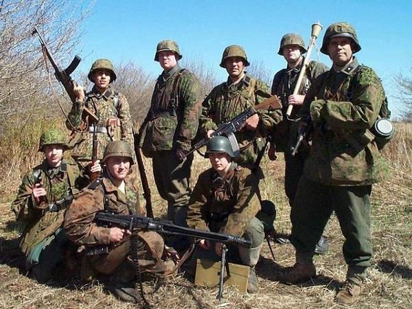 十一名德军仅靠两挺机枪就占领一国首都20万军民无人反抗