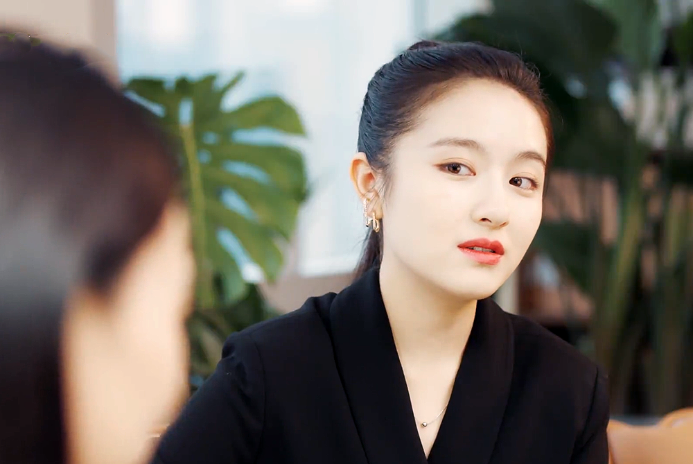 回到高三的南向晚,也比较符合李兰迪的年纪,只是这个女主的人设不太行