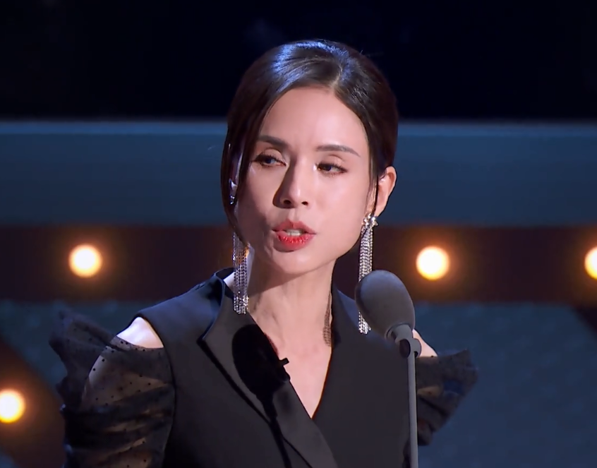 提词器只是辅助,为何《吐槽大会》只有李若彤发声?