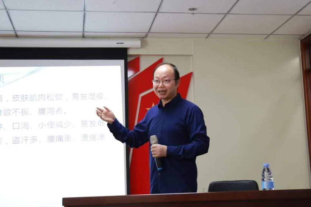寻找中医大家阎兆君问学书山精通舌脉诊断身心共调创建志意辨证