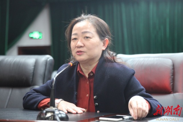 民族中医院传达学习全国两会精神|湘西州民族中医院|两会|彭云|刘文霞