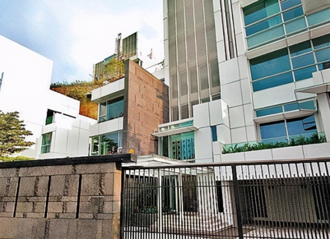 周星驰多有钱32亿买下地皮盖4栋别墅16年赚25亿