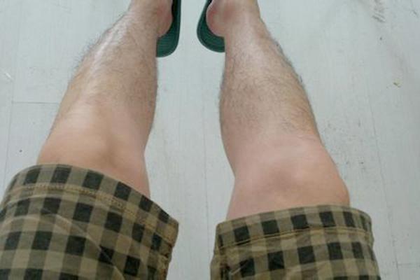 腿毛稀少 没有男人味 腿毛的多少 和哪些因素有关系呢 腾讯新闻