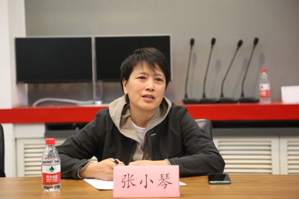 张小琴认为敦煌拥有深厚的文化基础,需要将敦煌深层次的文化内涵进行