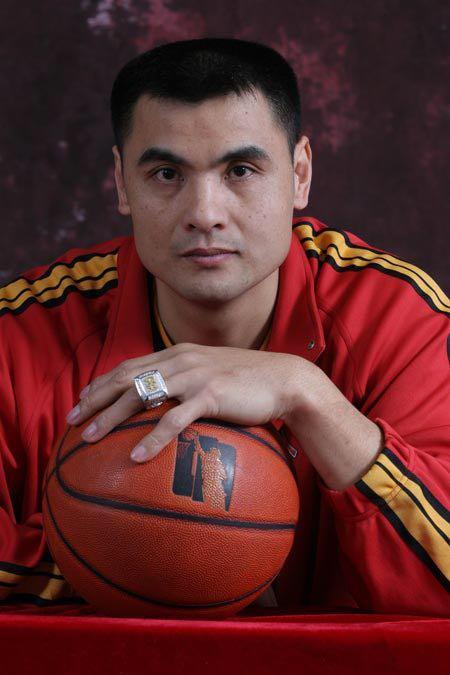 战神刘玉栋在cba大杀四方为何到国际大赛就不行了