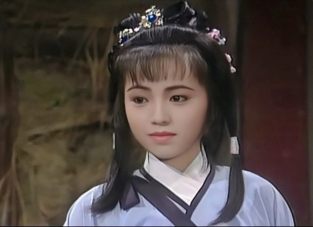 "九姑娘"邓萃雯的狼狈情史,和她的唏嘘过往!_腾讯新闻