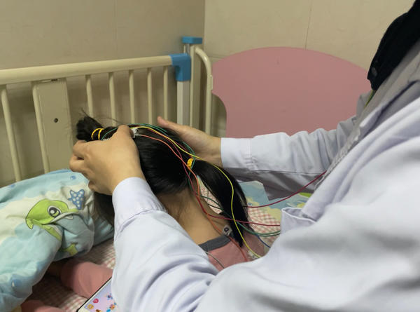 记者探访儿童睡眠监测室:有孩子睡10个小时,呼吸暂停43次