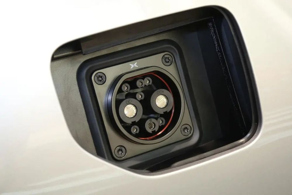 鹏斯拉增配减续航现在的小鹏p7能买吗