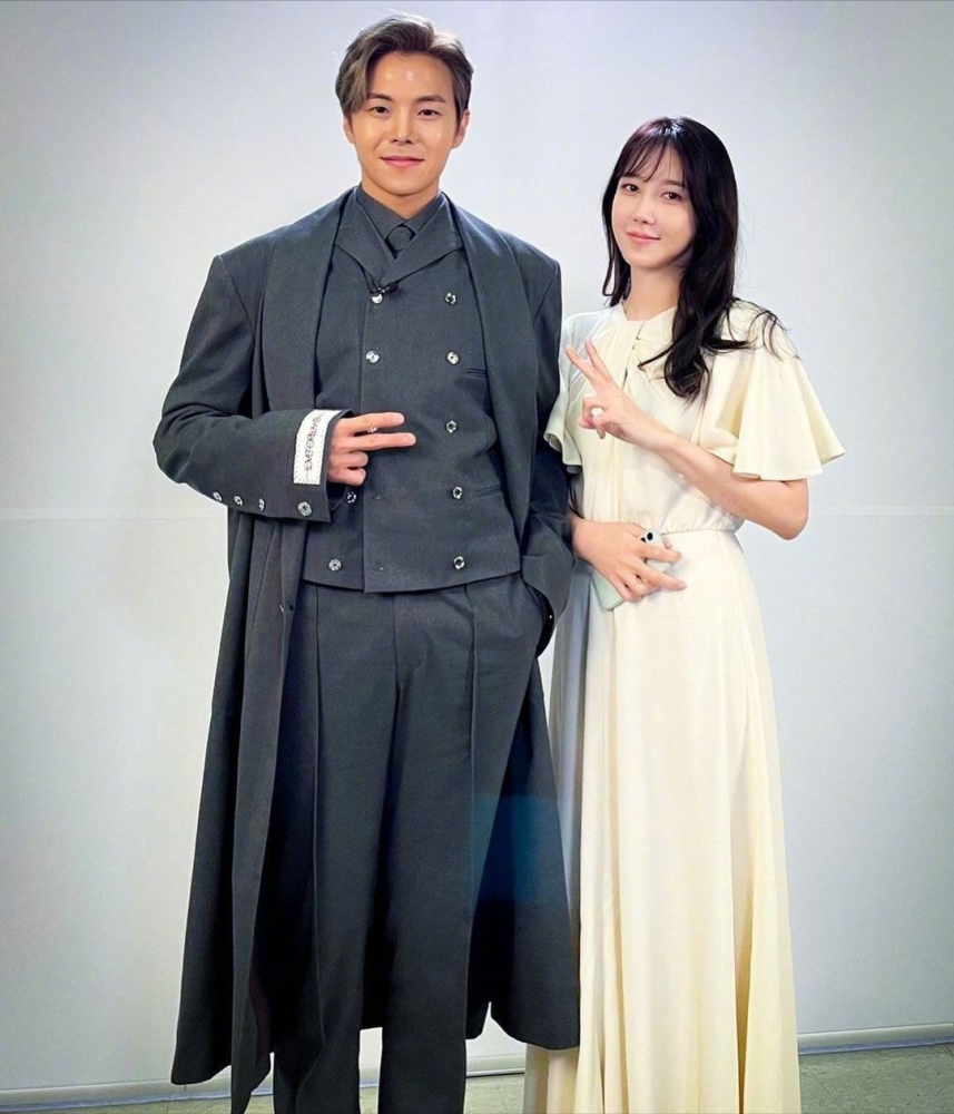 《顶楼2》第9集剧照:洛根李确认罗爱乔是秀莲,粉丝p好婚纱照_腾讯新闻