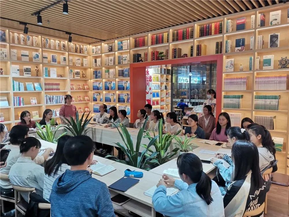 朱永新让书香浸润社会打造全民阅读新风尚