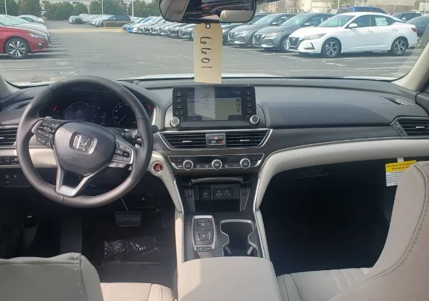 新款雅阁曝光首搭20t动力一脚256马力比迈腾还帅气