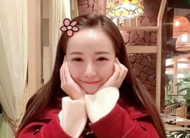 洛丽塔大哥黑料频出却还频频发大尺度照片要热度不要风度