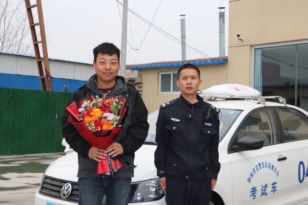 高唐交警科三考场正式启用首日,考试通过