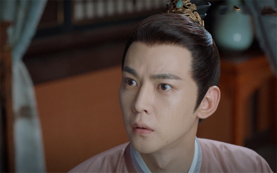 区彦行的闪光点很突出,深情男配的老套路他全数拿