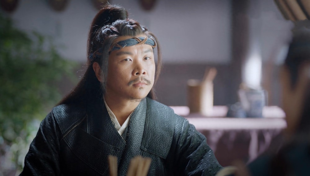 在区家勾结海盗一事暴露后,王久保也成了徐令宜抓捕的重要对象,只要